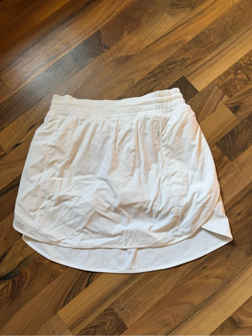 Lululemon Hotty Hot High-Rise Skirt in white size 8